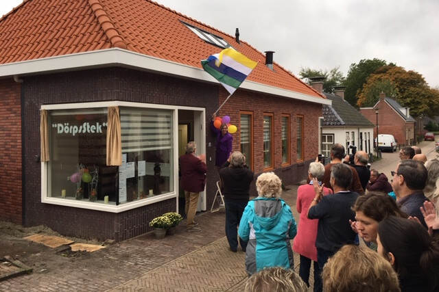 Dorpstek gebouw feestelijk geopend