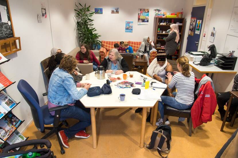 Het Gezondheidsspreekuur bij de de BuurtOntmoetingsPlek (BOP) bij Rijn en Vliet in Leiden Zuidwest.