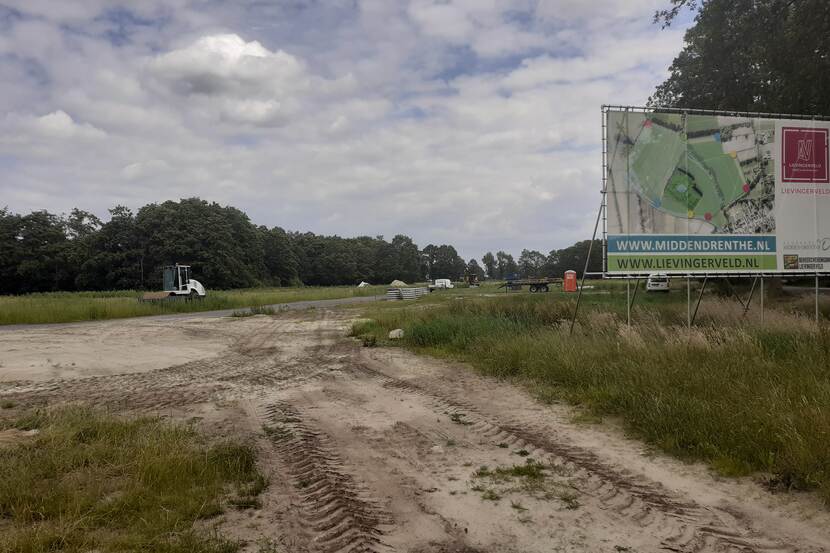 Foto van onverharde weg in Lievingerveld of Beilen