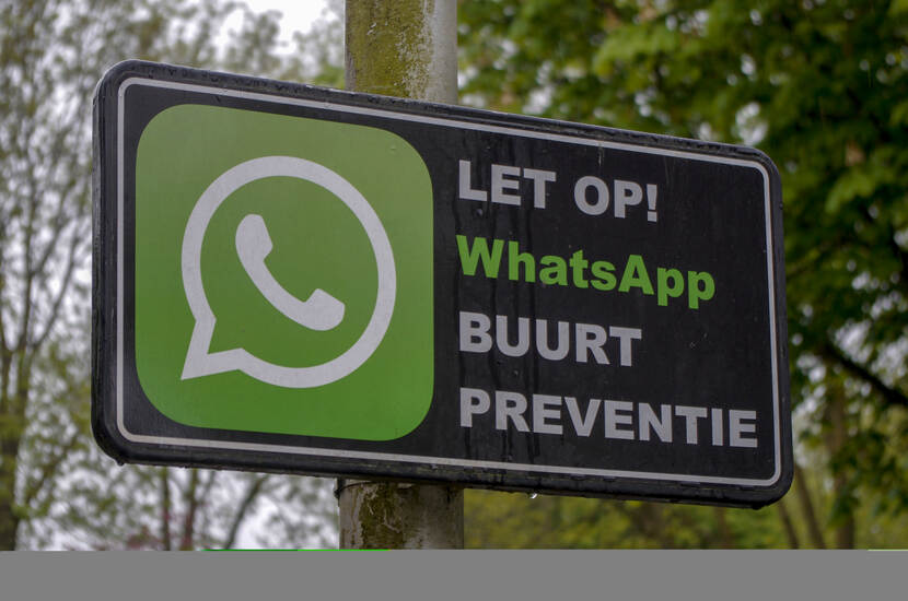 Verkeersbord Let op WhatsApp buurtpreventie