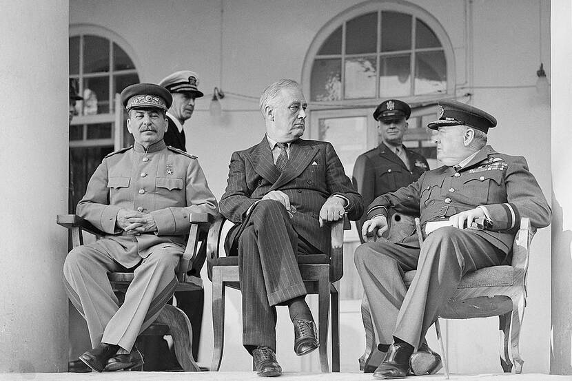 Stalin, Roosevelt en Churchill tijdens de conferentie van Teheran in 1943