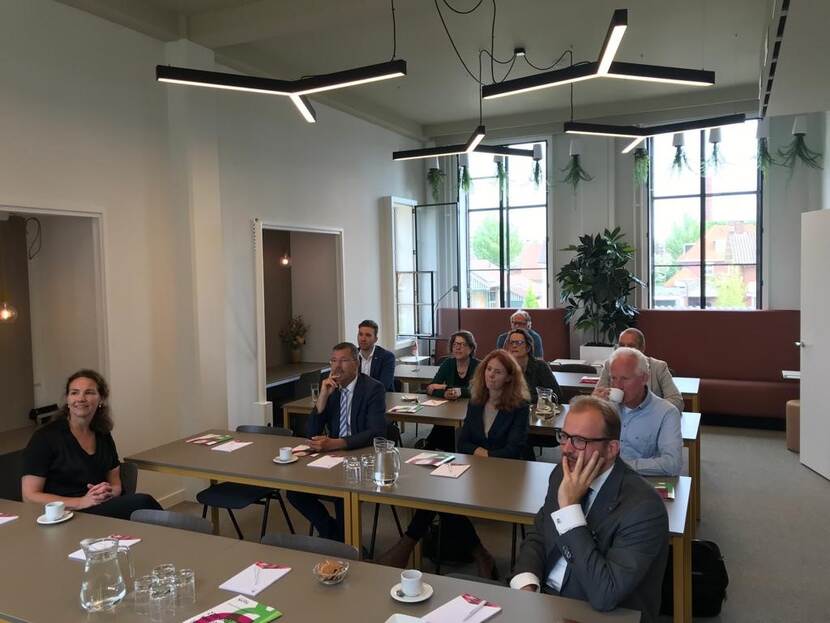 Overleg tussen rijk en regio bij het Grensland College