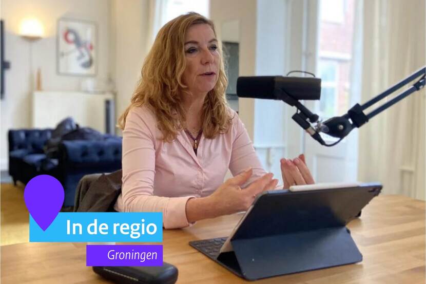 Mirjam Wulfse tijdens een opname van de podcast Let’s Regio!