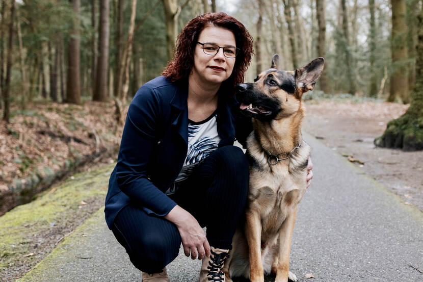 Jennie Boer met haar Duitse Herdershond