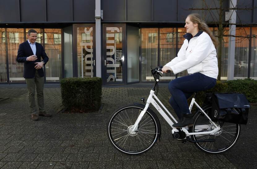 Twee mensen op straat