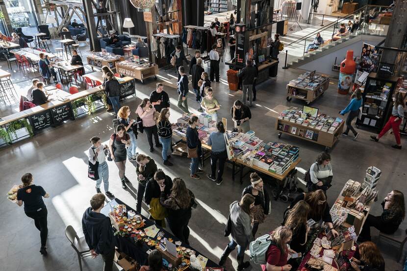 Booktokfest in de LocHal Bibliotheek in Tilburg