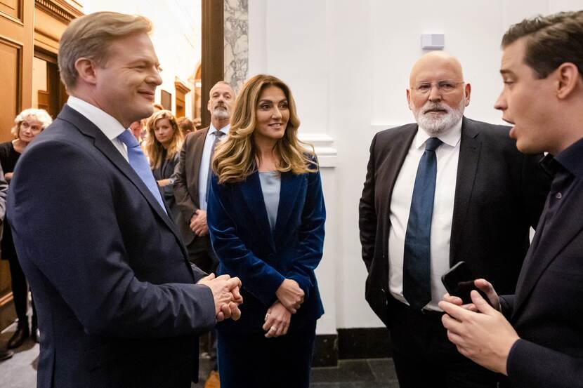De drie lijsttrekkers Pieter Omtzigt, Dilan Yesilgoz en Frans Timmermans, voorafgaand aan het eerste RTL-verkiezingsdebat op 5 november 2023