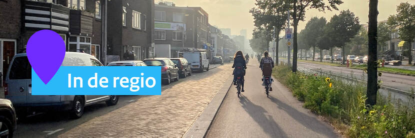 Twee fietsende mensen